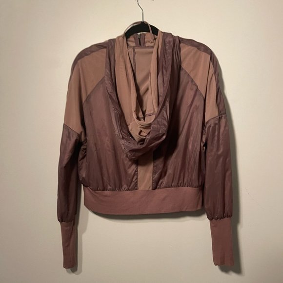 Alo Yoga Running Jacket Double Layer Size Small in Raisin - Picture 12 of 16